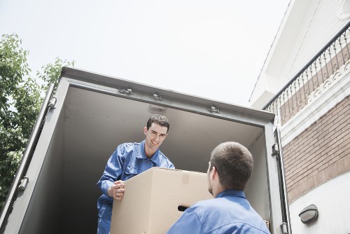 Local movers planning access near a Notting Hill street